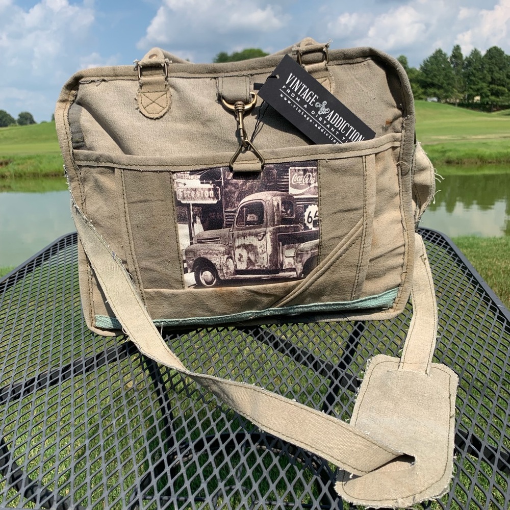 Vintage Addiction Messenger Bag